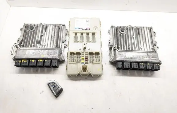BMW 5 G30 G31 G38 Engine ECU kit and lock set 9494495 8801716