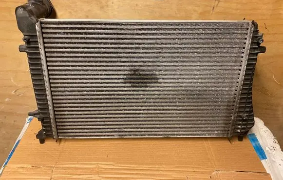 Volkswagen PASSAT B6 Intercooler radiator