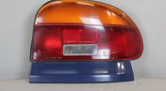Mazda 121 Rear/tail lights 3309505R 22061364 E13359