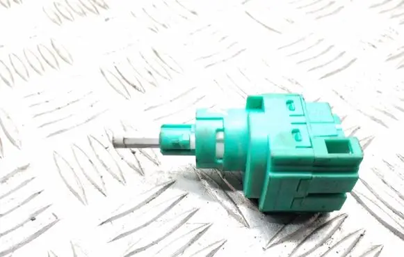 Volkswagen Multivan T5 Brake pedal sensor switch