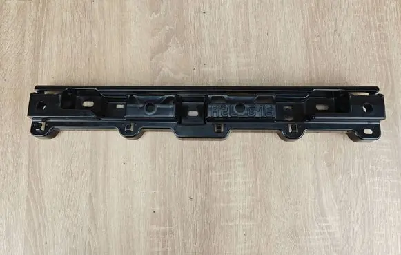 BMW 8 G16 Sill supporting ledge 7497691