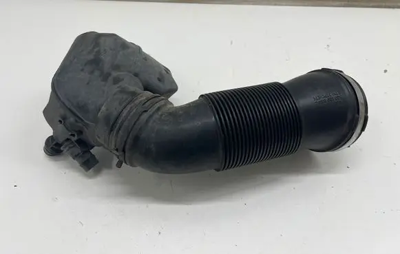 Skoda Octavia Mk4 Air intake duct part 05E129654B 5Q0129684C