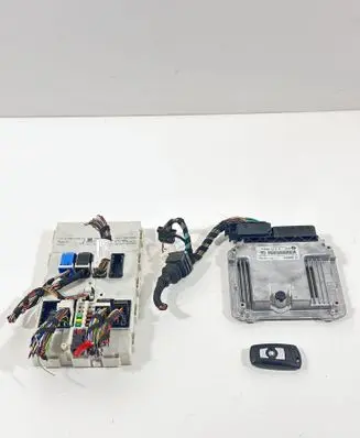 BMW 3 F30 F35 F31 Engine ECU kit and lock set 8517862 9288304 61359288304