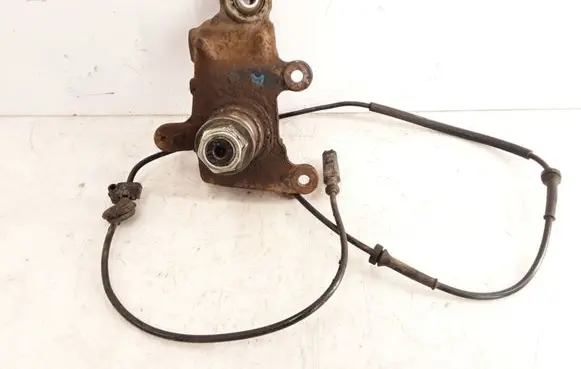Alfa Romeo GT Rear wheel hub spindle/knuckle 