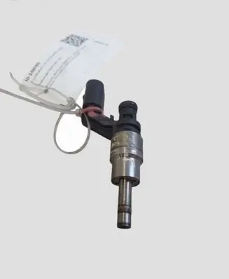 Volkswagen Golf V Fuel injector 03C906036A 0261500016