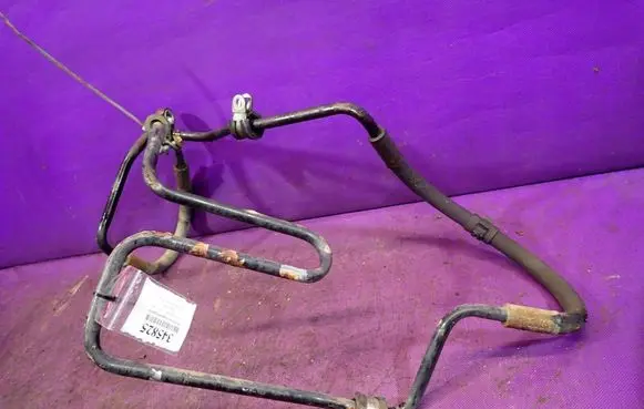 Volkswagen Golf IV Power steering hose/pipe/line 