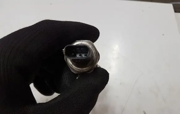 BMW 5 F10 F11 Exhaust gas pressure sensor 8507634