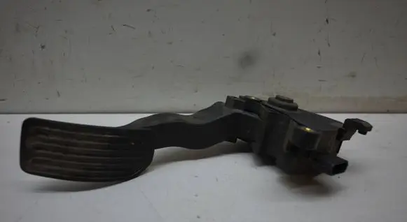 Nissan Juke I F15 Accelerator throttle pedal 180024DA0B