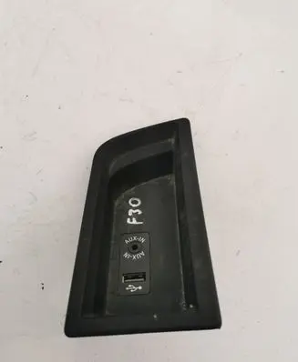 BMW 3 F30 F35 F31 AUX in-socket connector 9207357