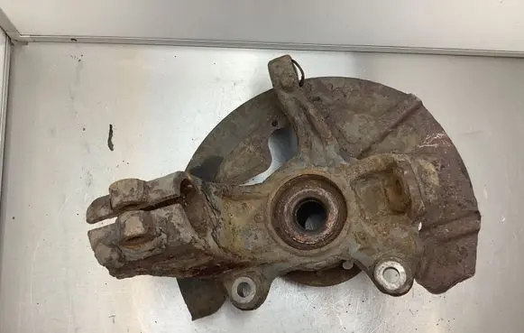 Volvo V70 Front wheel hub