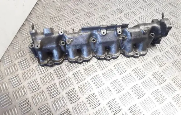 Toyota Corolla Verso E121 Intake manifold