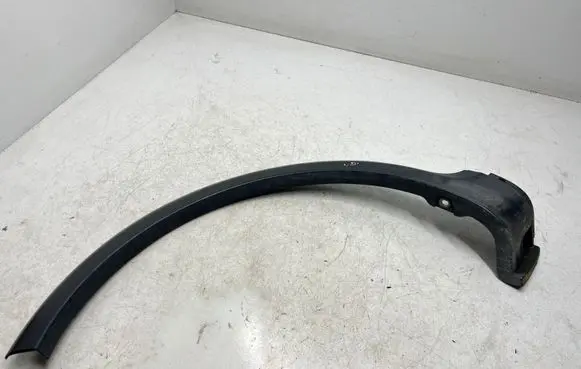 Suzuki SX4 Rear arch trim 7725179