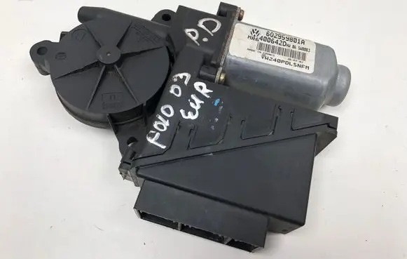 Volkswagen Polo IV 9N3 Front door window regulator motor 6Q2959801A 400642D 400642T5