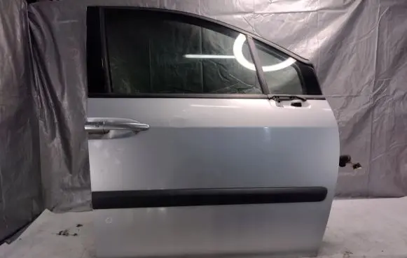 Peugeot 807 Front door