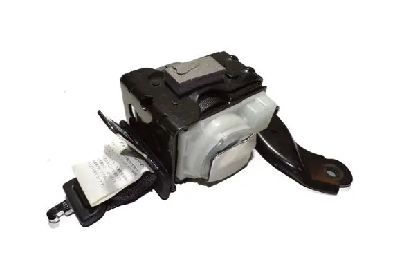 Subaru Legacy Middle seatbelt (rear) C7466 07462