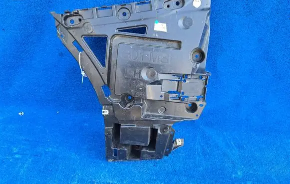 BMW X3 G01 Rear bumper mounting bracket 8081885 51128081885
