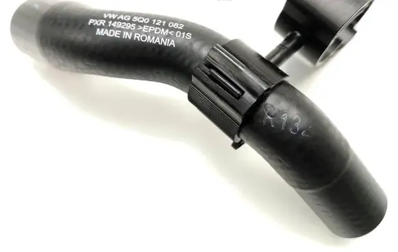 Engine coolant pipe/hose