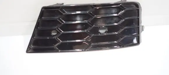 Skoda Octavia Mk3 (5E) Front bumper lower grill 5E0807682C