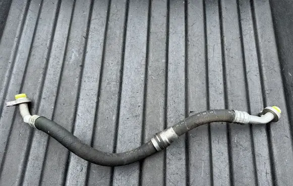 Volvo S90, V90 Air conditioning (A/C) pipe/hose 31497424