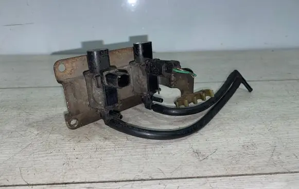 Ford Focus Turbo solenoid valve 4M5G9A500 6594640