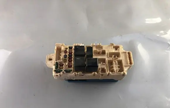 Mitsubishi Pajero Pinin Fuse box set MR445952 G8C500M