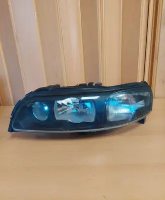 Volvo V70 Headlight/headlamp 30655905 89008795