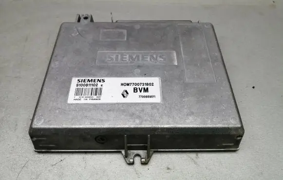 Renault Laguna I Engine control unit/module 7700731802 7700859511 S100811102E