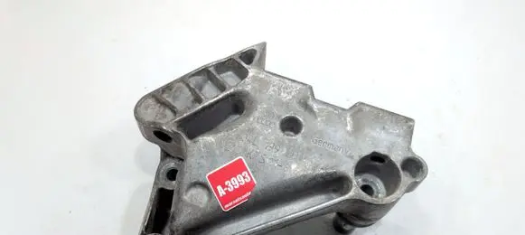 Volkswagen Caddy Engine mounting bracket 04L199207