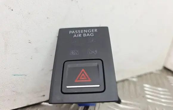Volkswagen e-Golf Hazard light switch 5G1919225