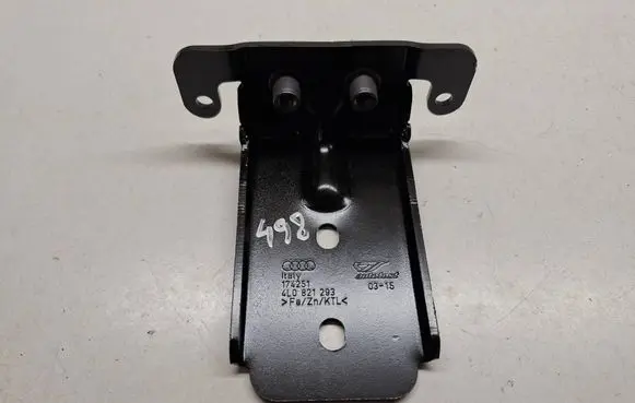 Audi Q7 4L Fender mounting bracket 4L0821293