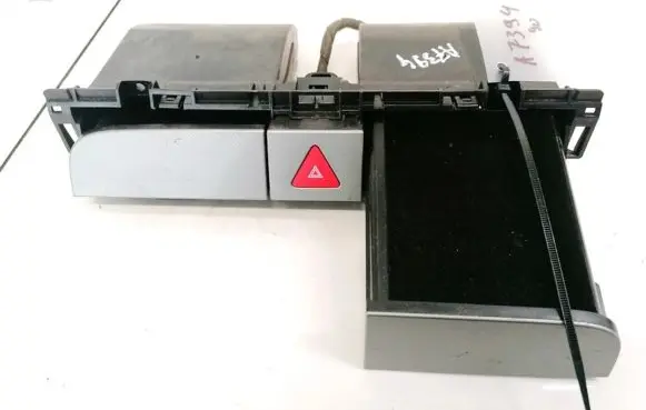 Glove box