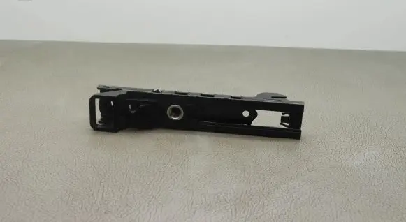 Audi Q7 4M Seat belt height adjuster 4M0857819