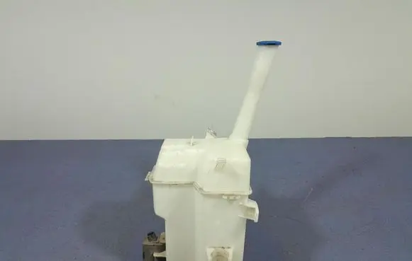 Hyundai i40 Windshield washer fluid reservoir/tank 98610-3Z500