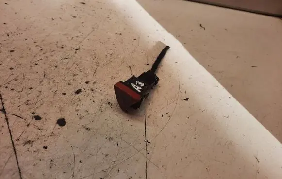 Audi A3 S3 8P Hazard light switch 8P0941509 9751260