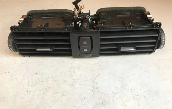 BMW 1 F20 F21 Dash center air vent grill 9207116