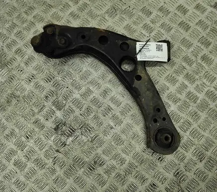 Toyota Prius (XW50) Front lower control arm/wishbone 4806847060