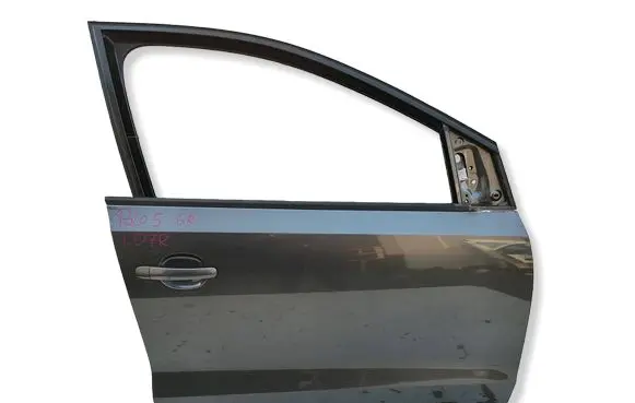 Volkswagen Polo V 6R Front door 