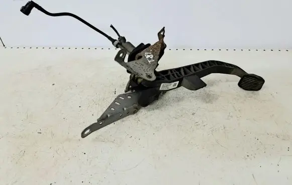 Volvo V50 Clutch pedal 4N517B633EK 30748726
