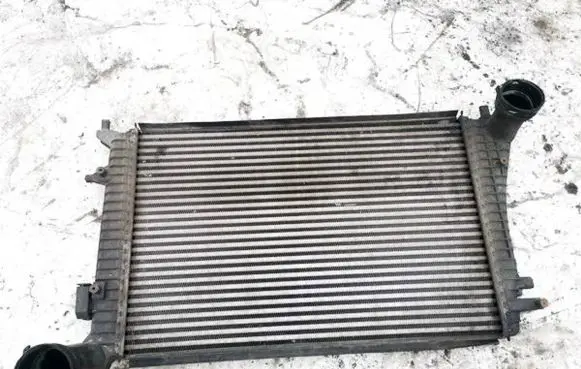 Volkswagen Caddy Intercooler radiator 1k0145803f