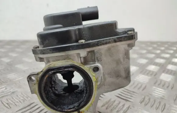 Audi A4 S4 B8 8K EGR valve VASV29007935