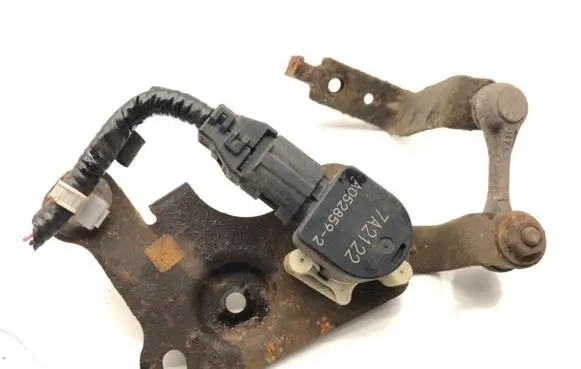 Toyota Auris E180 Headlight/headlamp level sensor 