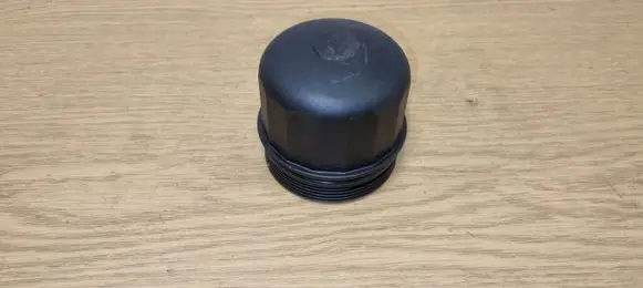 BMW X6 E71 Oil filter cover 70517406