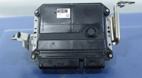 Lexus CT 200H Engine control unit/module ECU 89661-76180
