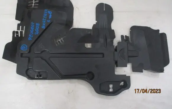 Peugeot 307 Radiator trim 9816123080