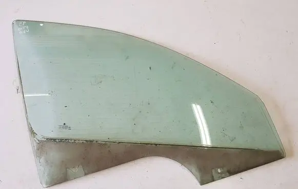 Skoda Octavia Mk2 (1Z) Front door window glass four-door 