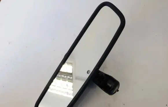 Rear view mirror (interior)