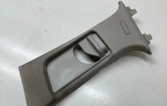 Mercedes-Benz C W204 (B) pillar trim (top) A2048600930