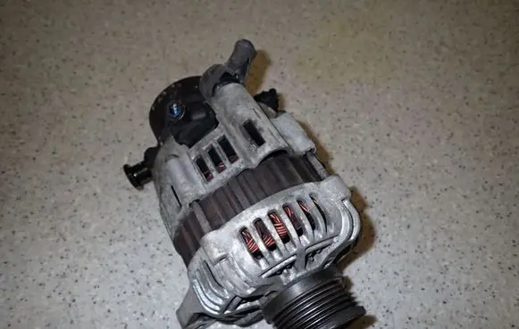 Hyundai Tucson JM Generator/alternator 3730027010