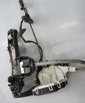 Mercedes-Benz E A207 Front door lock A2077600540