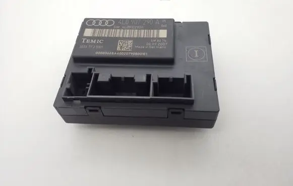 Audi Q7 4L Door control unit/module 4L0907290A 4L0910290A